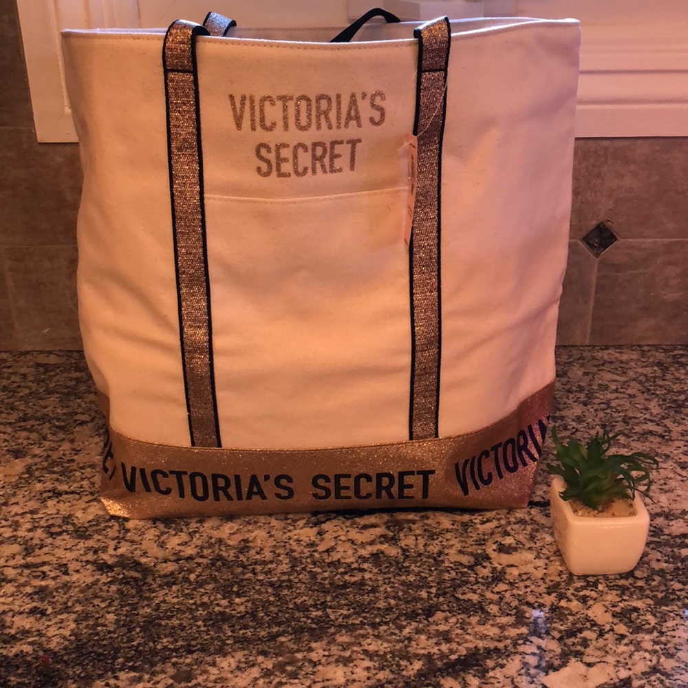 🚨BRAND NEW! Victoria’s Secret tote bag